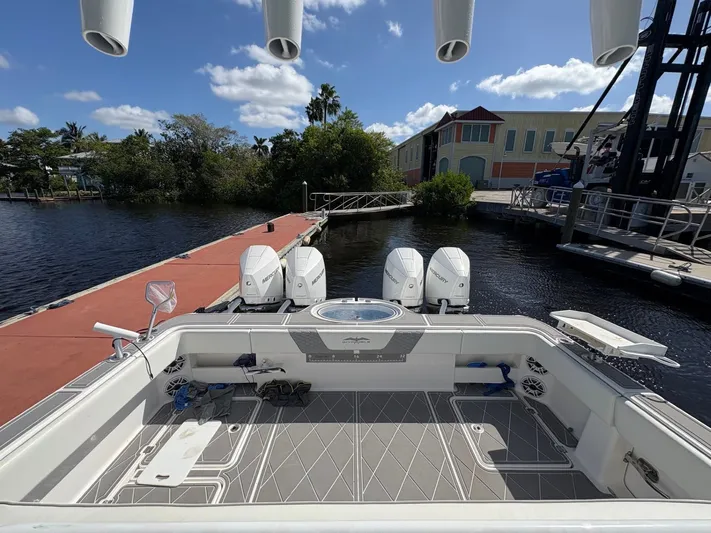  Yacht Photos Pics 2025 INVINCIBLE 35 CAT - Image 9