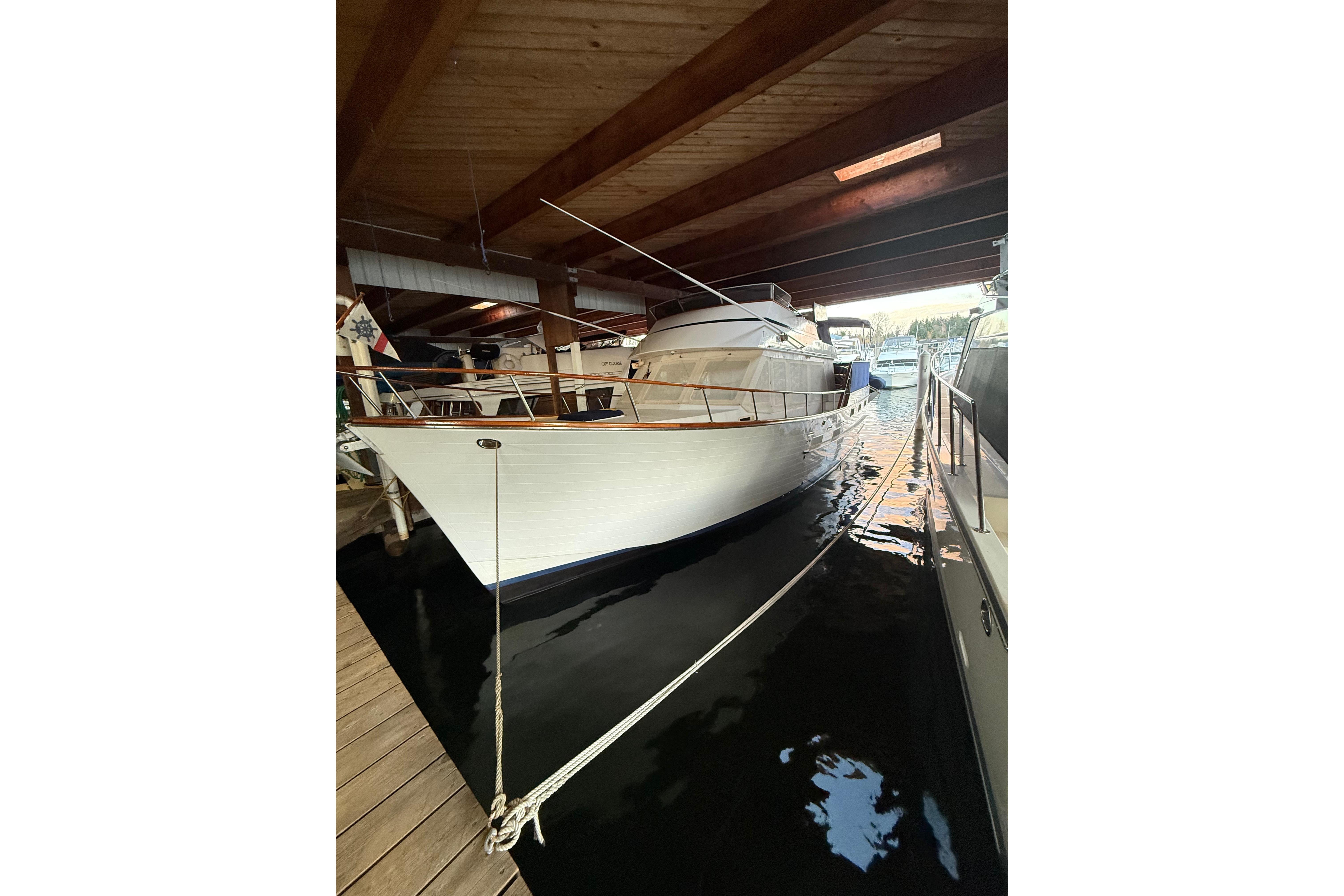 1983 Ocean Alexander 43 Flush Aft Deck