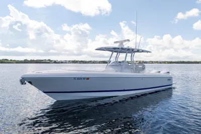 Intrepid 327 Center Console
