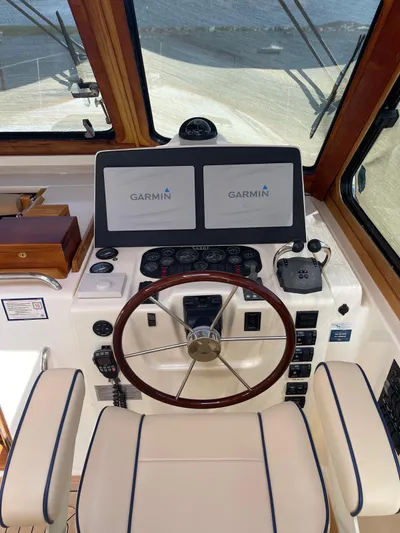 Paradise Yacht Photos Pics 