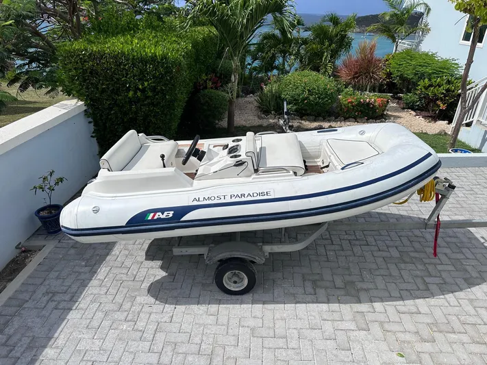 Paradise Yacht Photos Pics 