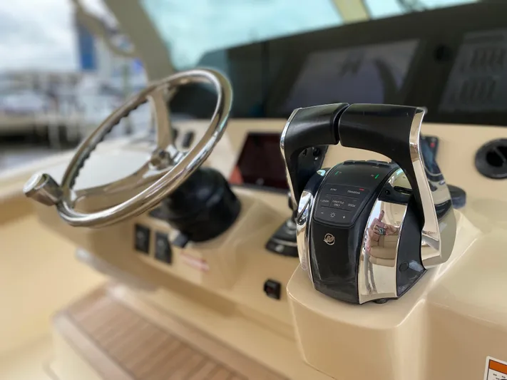  Yacht Photos Pics Helm Closeup