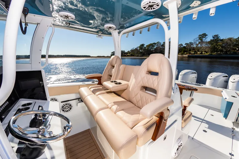 Krusty Krab II Yacht Photos Pics Luxurious interior of Freeman 38 yacht, model year 2025.