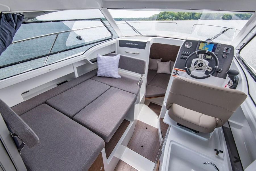 2022 Beneteau America Antares 8 OB