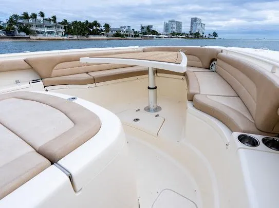  Yacht Photos Pics Bow Table