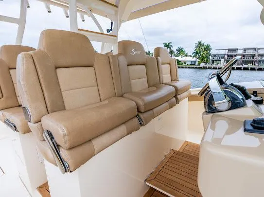  Yacht Photos Pics Helm Seating