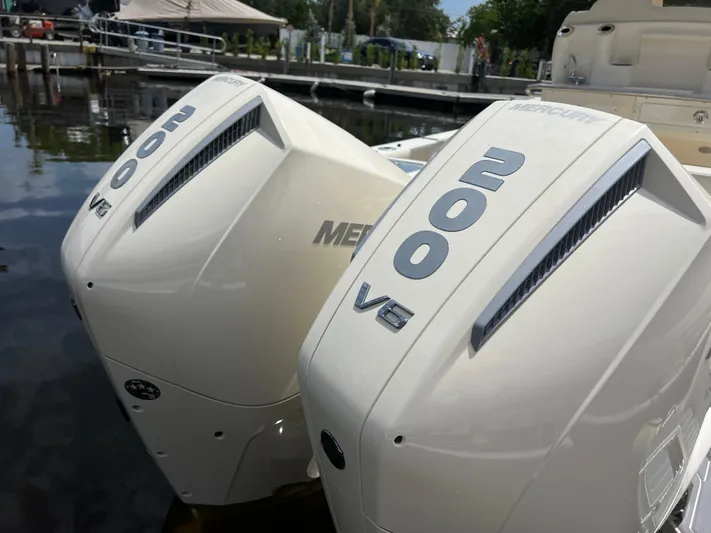  Yacht Photos Pics Twin Mercury 200 V6 outboard engines on a 2026 Scout 260 LXF boat.