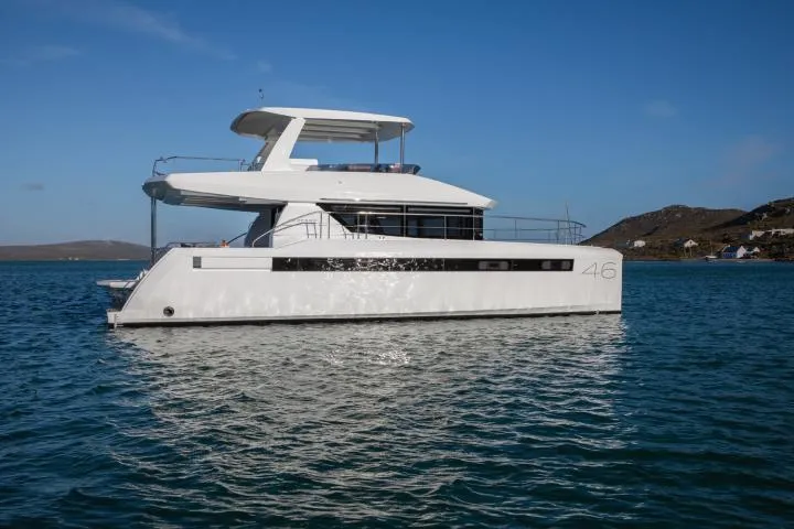  Yacht Photos Pics Manufacturer Provided Image
