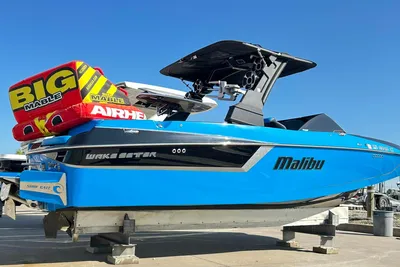 Malibu Wakesetter 24 MXZ
