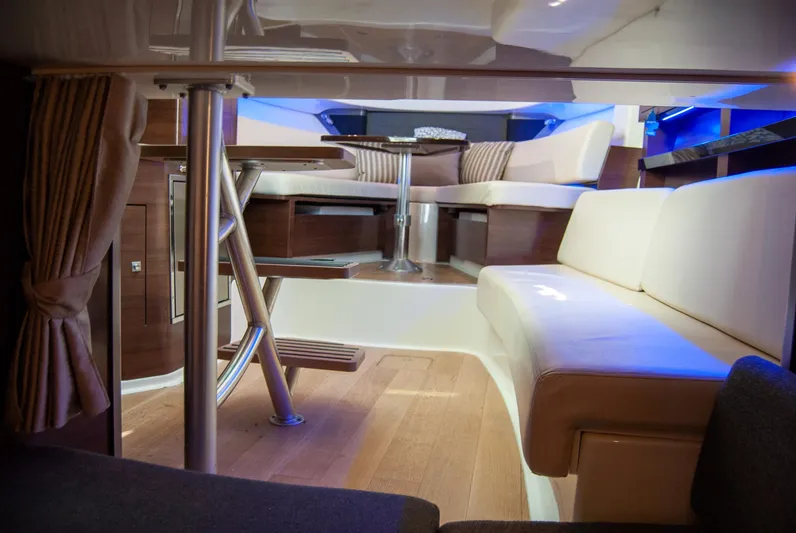  Yacht Photos Pics Interior of 2021 Boston Whaler 345 Conquest, featuring elegant seating and modern design.