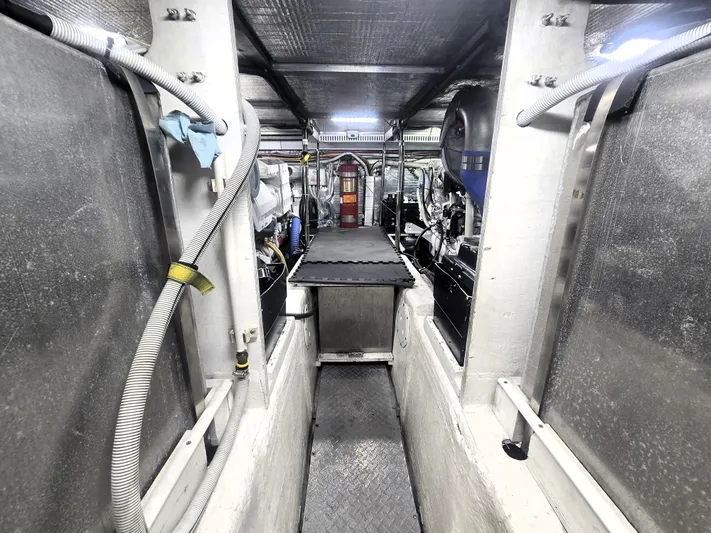 Piney Yacht Photos Pics 