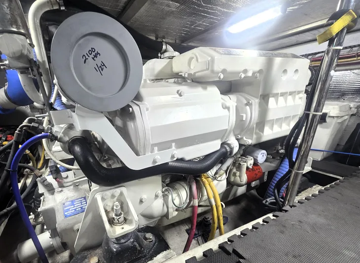 Piney Yacht Photos Pics 