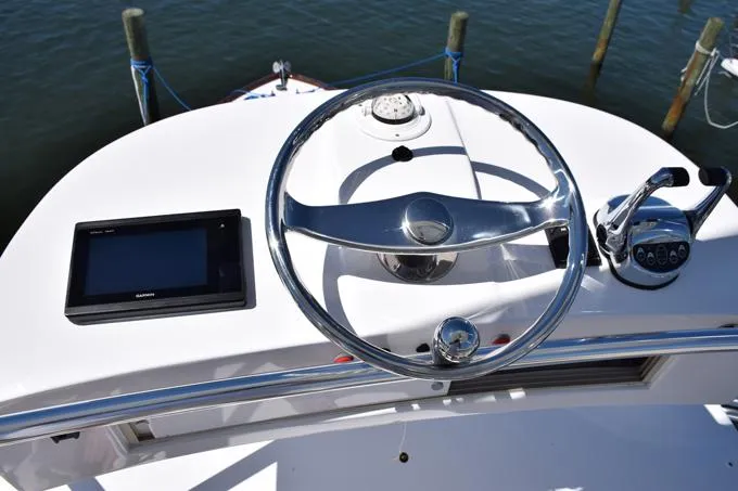 Cazadora Yacht Photos Pics Tower helm