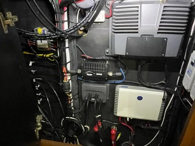 Cazadora Yacht Photos Pics Electrical system wiring in a 1964 Custom Carolina Warren O'Neal boat, renovated in 2015.