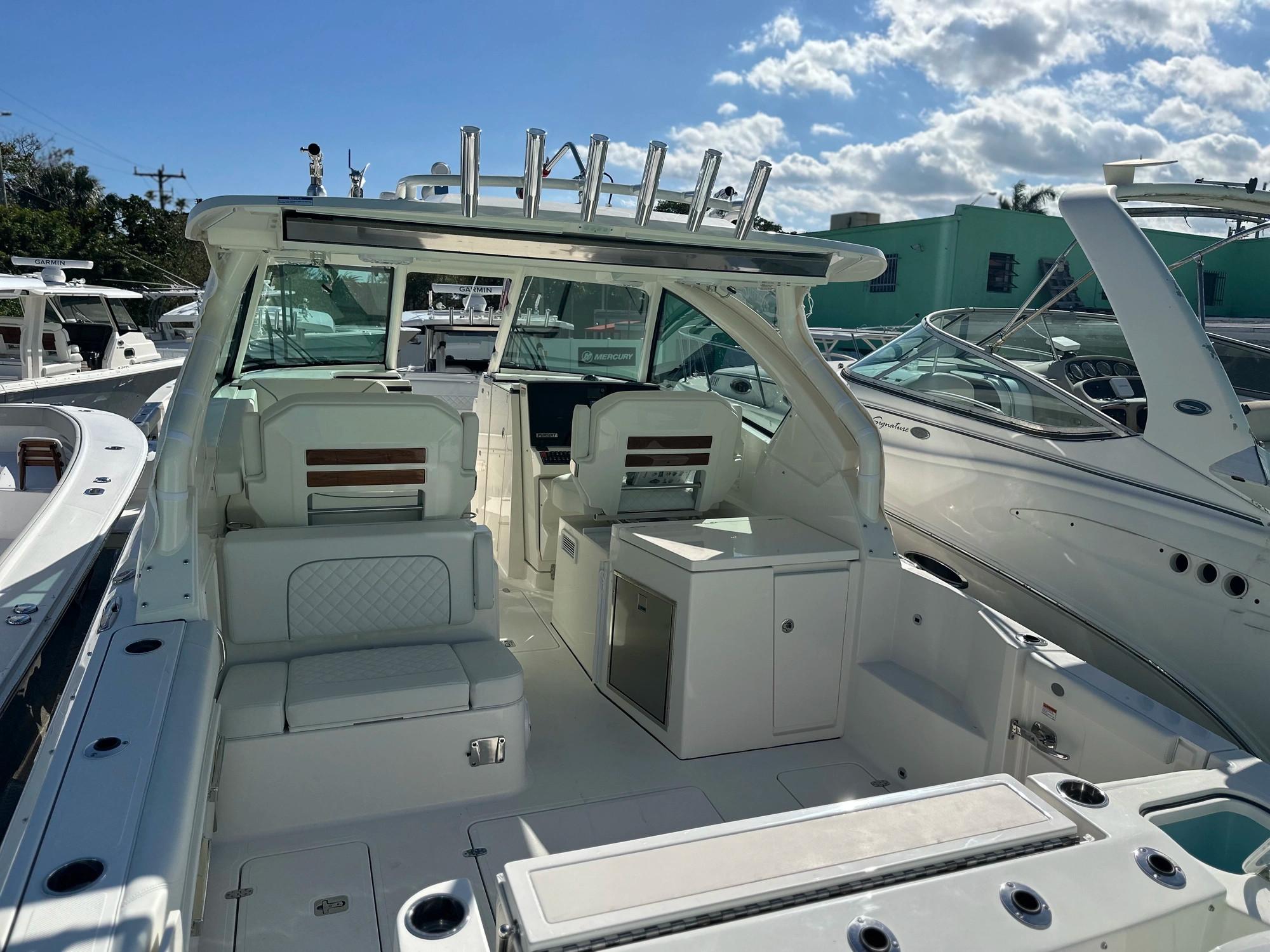 2024 Pursuit DC 326 Dual Console for sale - YachtWorld