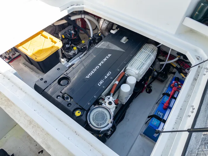  Yacht Photos Pics Engine compartment of 2021 Ocean Sport 26/27 with Volvo Penta D6-440 engine.