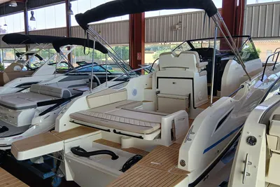2025 Quicksilver Activ 875 Sundeck