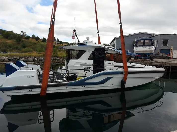  Yacht Photos Pics Hydrolift Patrol 42 Discover