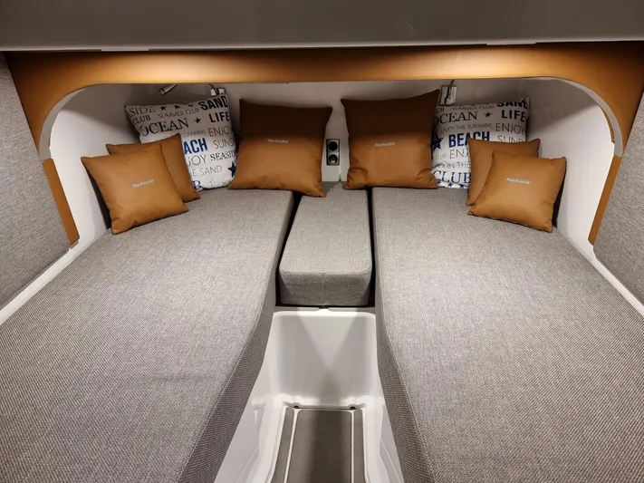  Yacht Photos Pics Hydrolift Patrol 42 Discover