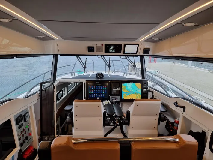  Yacht Photos Pics Hydrolift Patrol 42 Discover