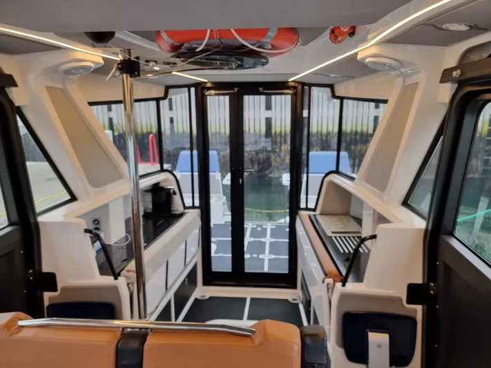  Yacht Photos Pics Hydrolift Patrol 42 Discover