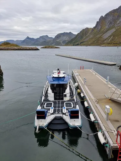  Yacht Photos Pics Hydrolift Patrol 42 Discover
