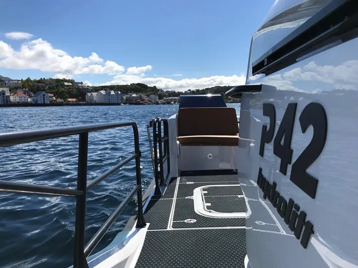  Yacht Photos Pics Hydrolift Patrol 42 Discover