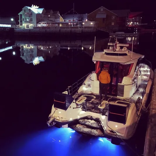  Yacht Photos Pics Hydrolift Patrol 42 Discover