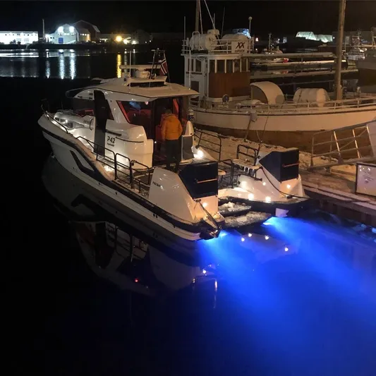  Yacht Photos Pics Hydrolift Patrol 42 Discover