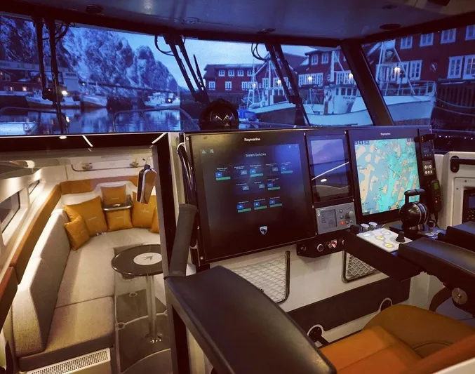  Yacht Photos Pics Hydrolift Patrol 42 Discover