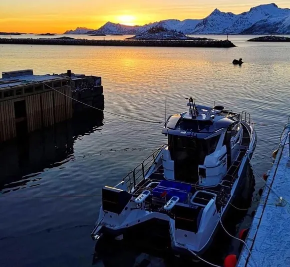  Yacht Photos Pics Hydrolift Patrol 42 Discover