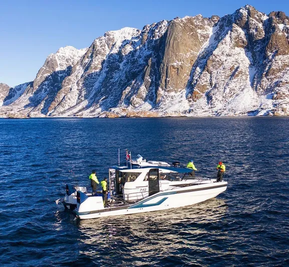  Yacht Photos Pics Hydrolift Patrol 42 Discover