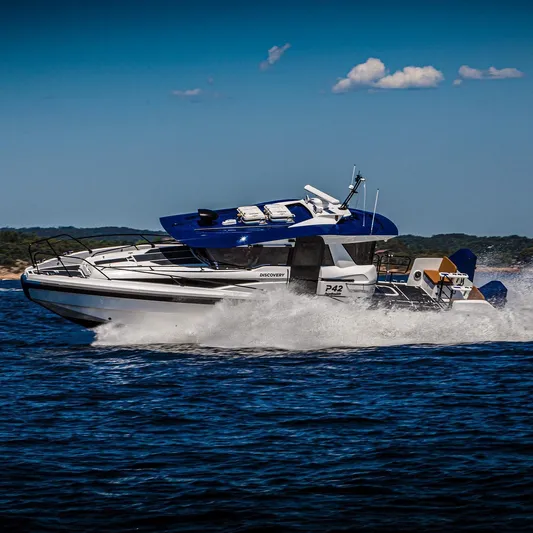  Yacht Photos Pics Hydrolift Patrol 42 Discover