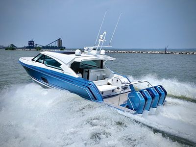 Yacht