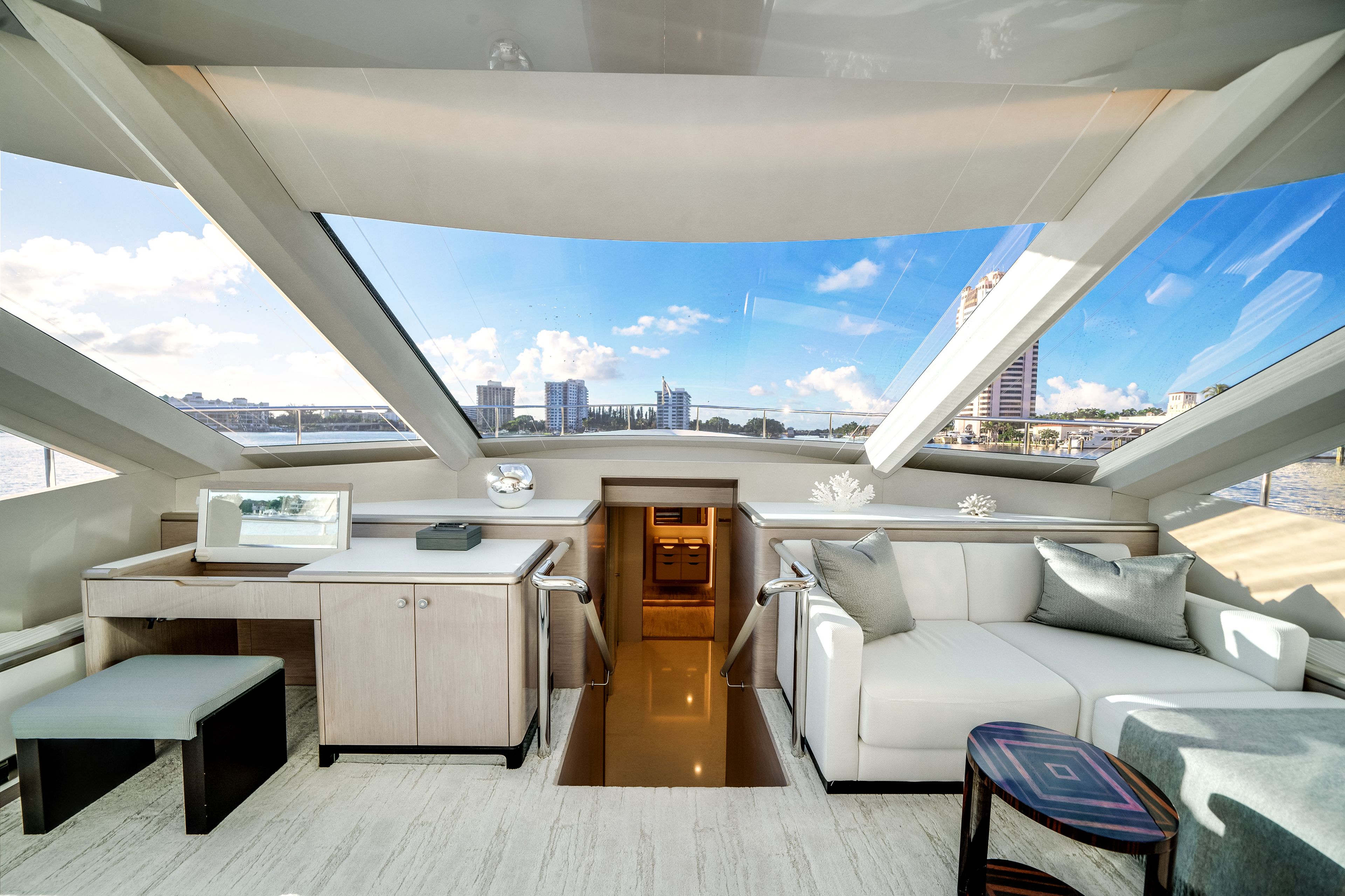 Yacht Photo 31