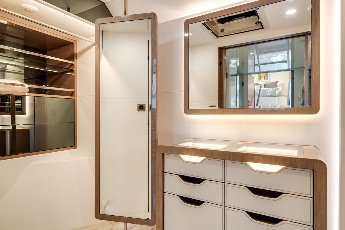 2022 Ocean Alexander 106 