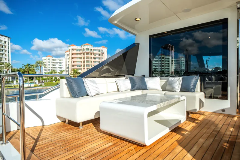 Carbon Copy Yacht Photos Pics 