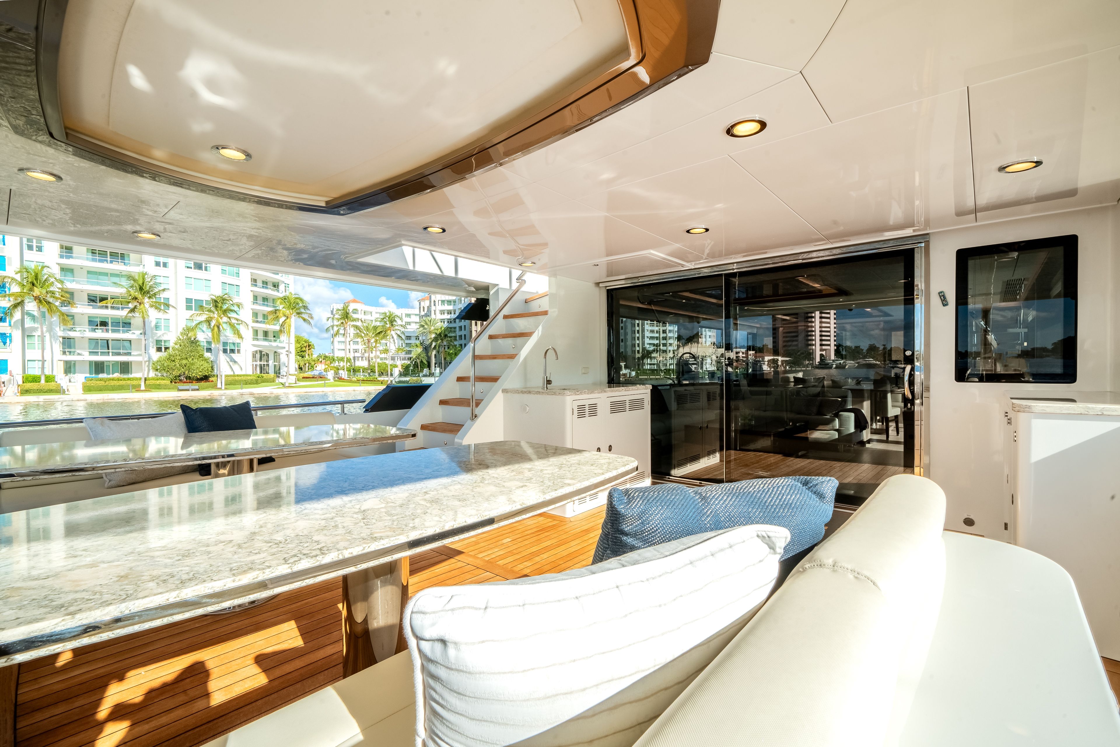 Yacht Photo 74