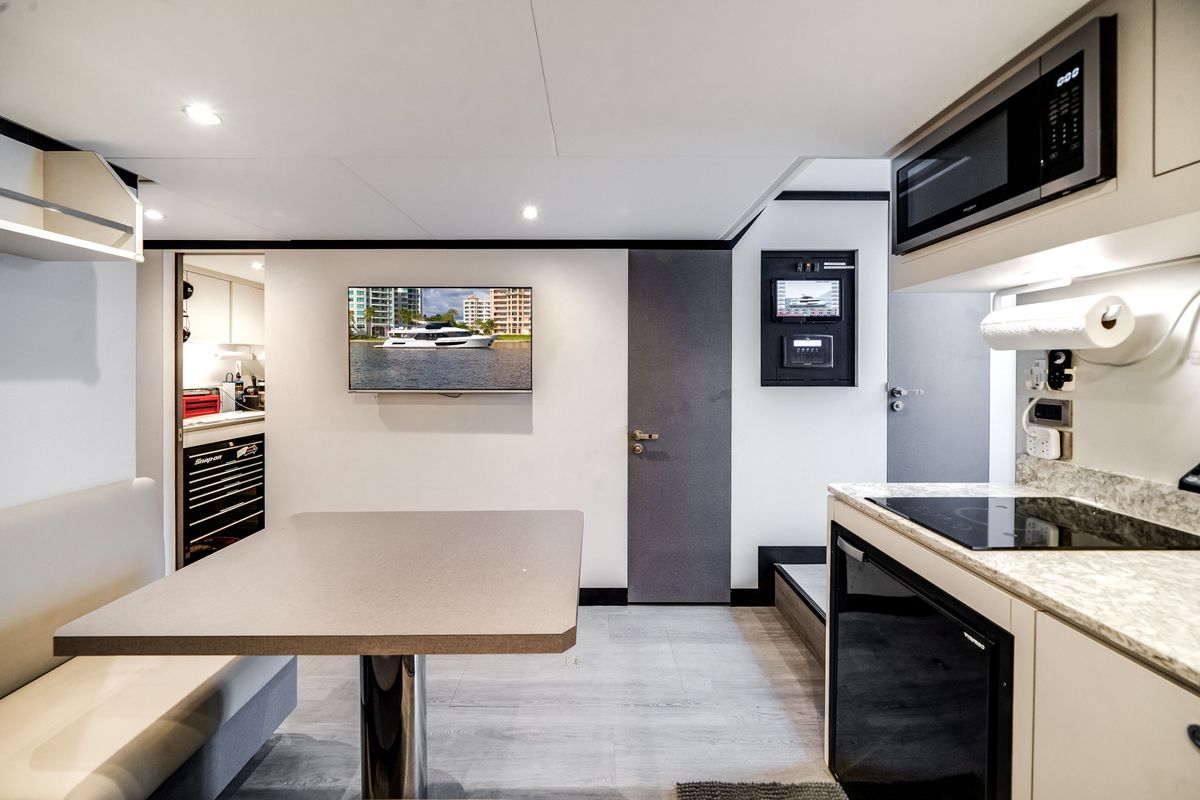 2022 Ocean Alexander 106 