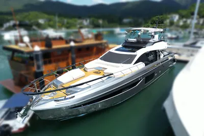 Azimut S8