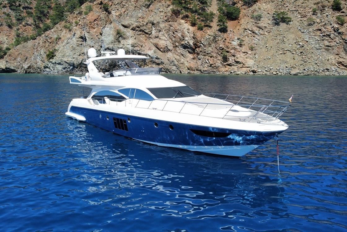 2010 Azimut 70 