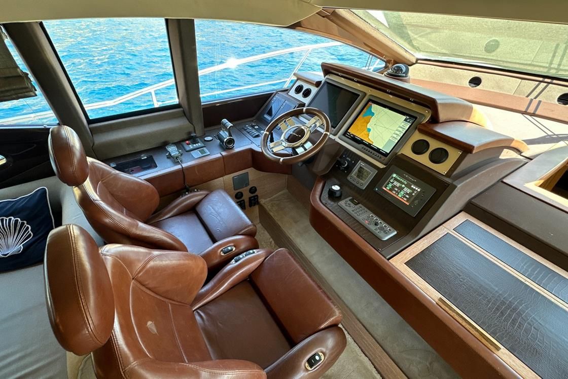 2010 Azimut 70 
