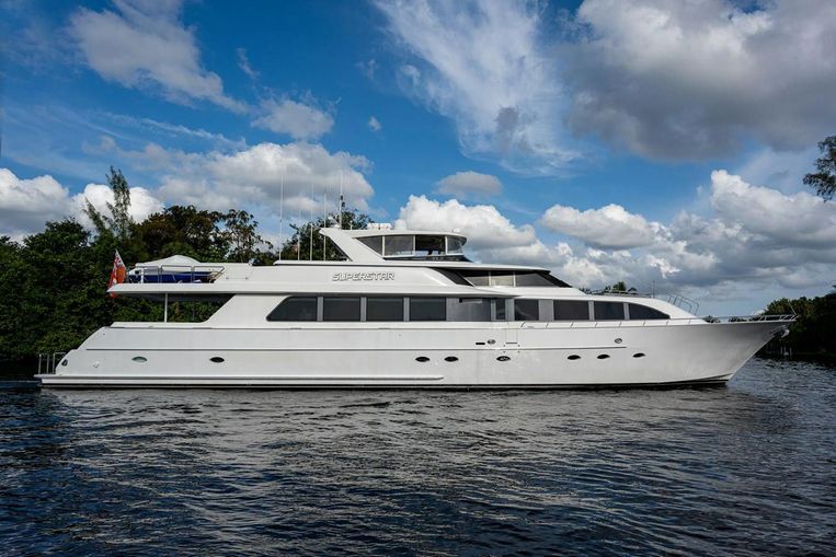 2001-112-westport-raised-pilothouse