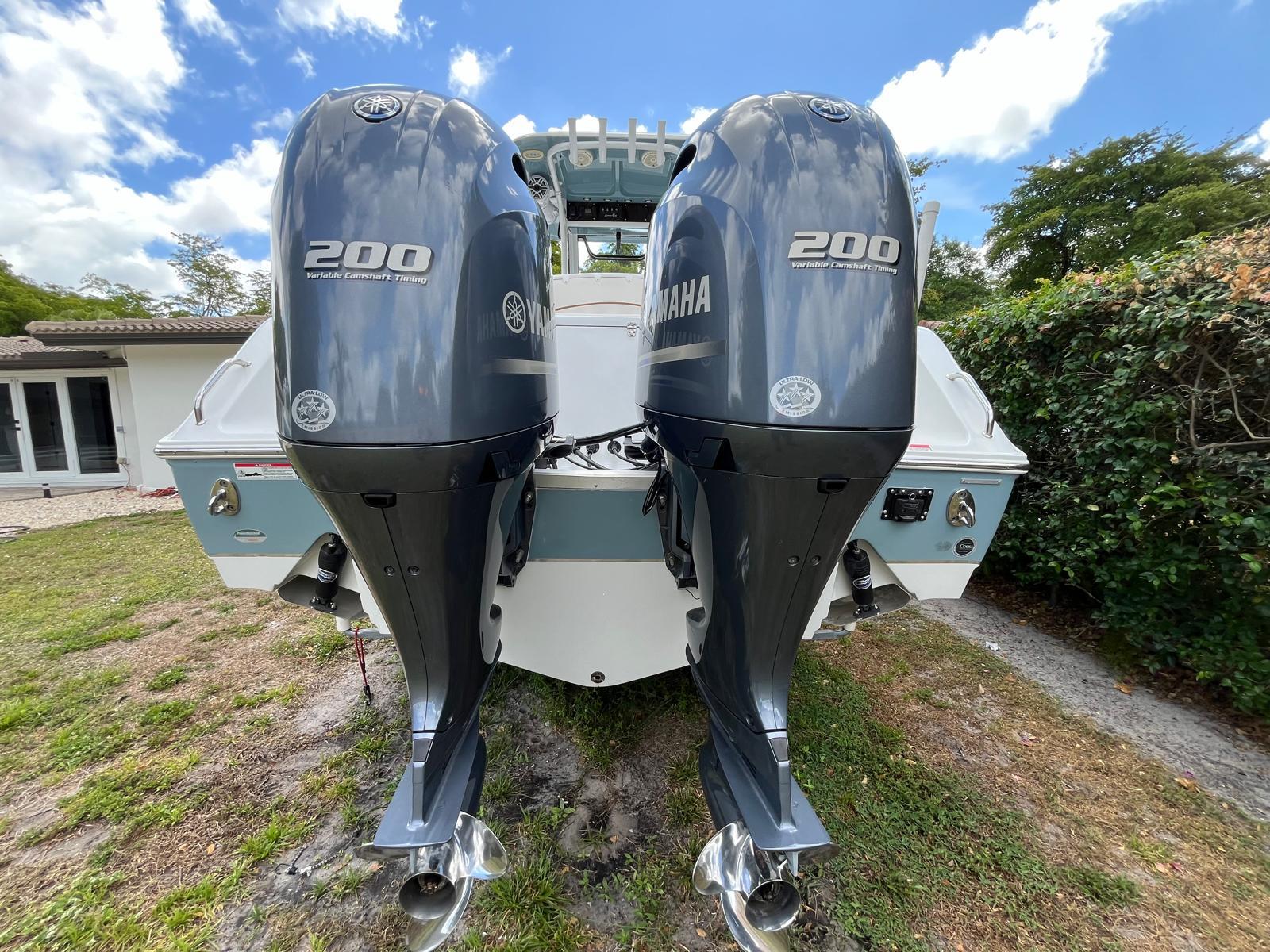 2021 Sea Hunt Gamefish 27 with Coffin Box Center Console for sale