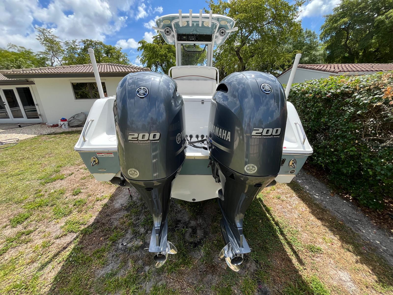 2021 Sea Hunt Gamefish 27 with Coffin Box Centre Console for sale