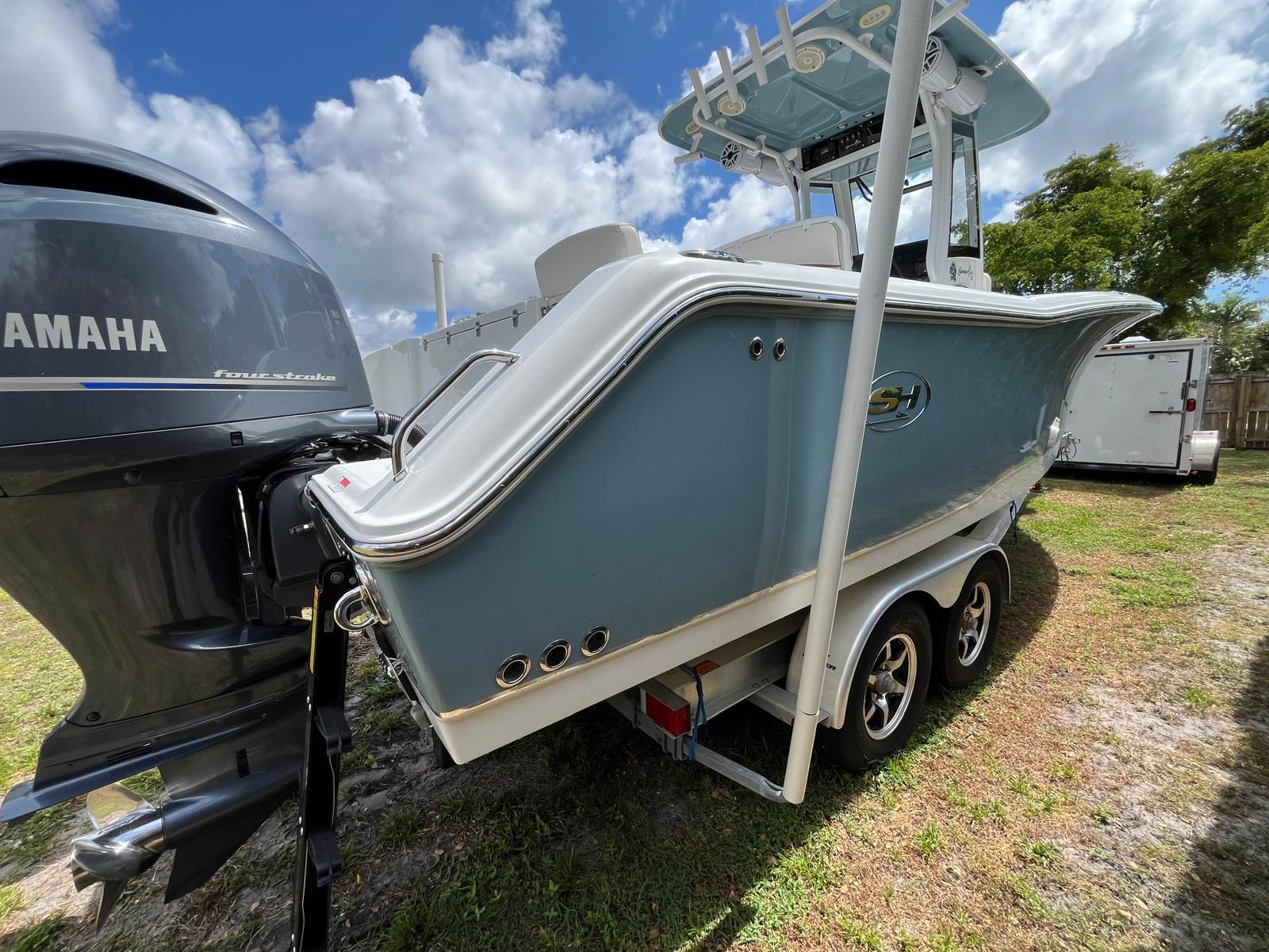 2021 Sea Hunt Gamefish 27 with Coffin Box Center Console for sale
