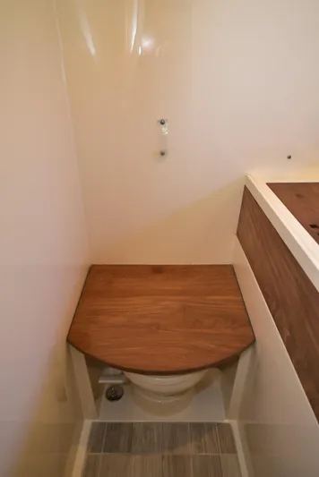 Cay IV Yacht Photos Pics 