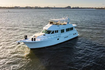 Hatteras 65 Sport Deck Motor Yacht