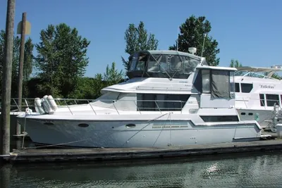 Carver 430 Cockpit Motor Yacht