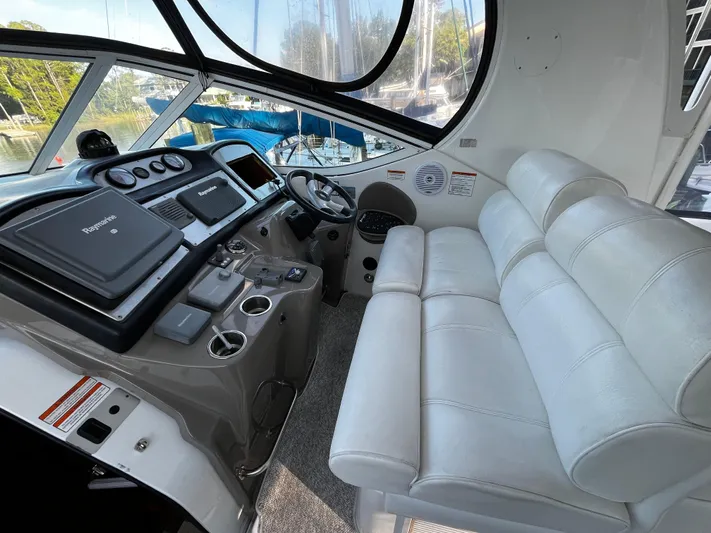 Gusto Yacht Photos Pics 